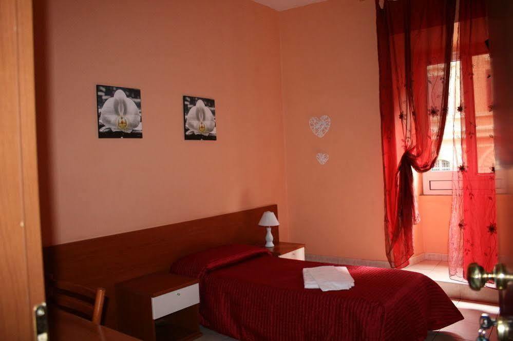 Folia B&B โรม ภายนอก รูปภาพ